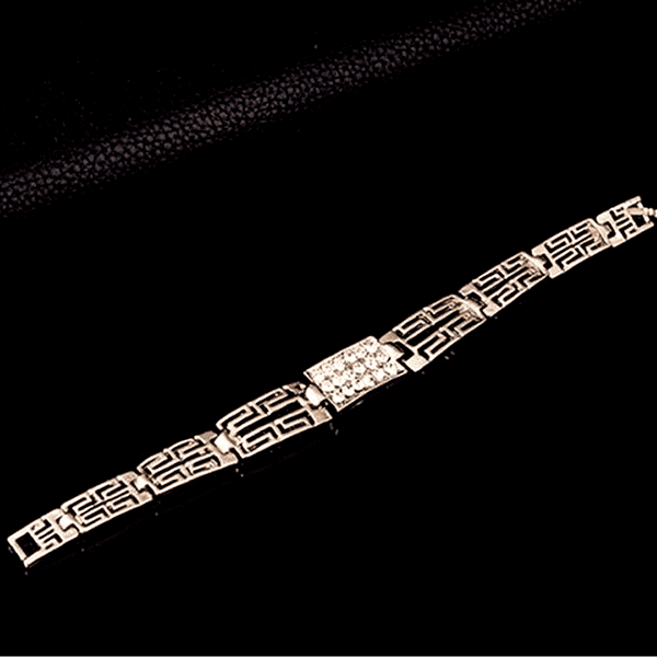Set Elegant de Bijuterii Goldera - Colier, Brățară, Cercei și Inel cu Pietre Strălucitoare