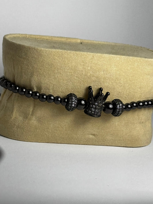 Brățară reglabilă Black Crown cu pietricele strălucitoare din zirconiu